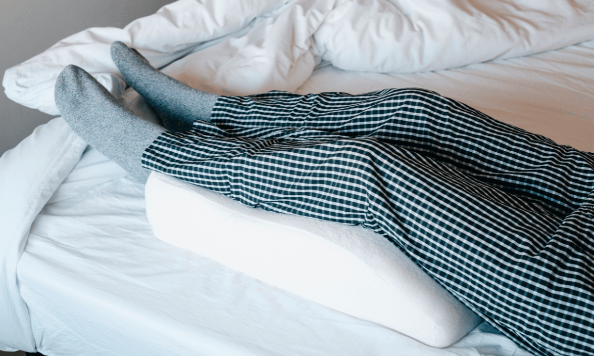 illustration of woman lifting legs