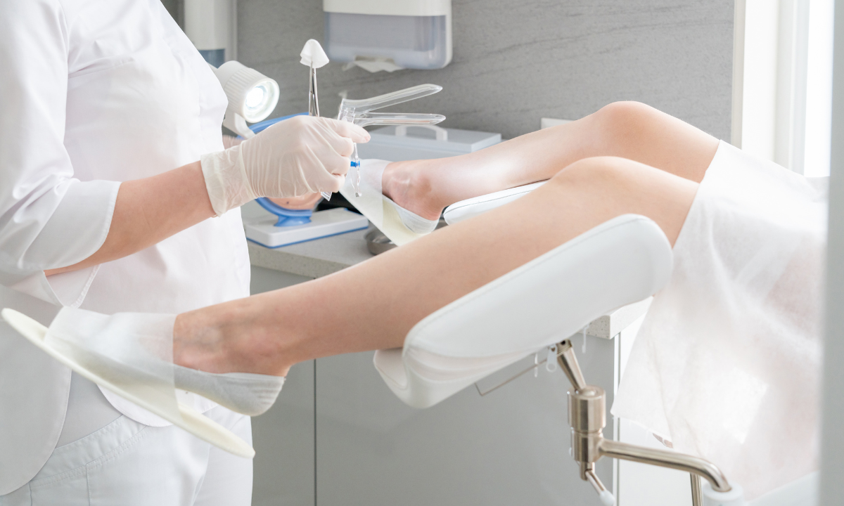 illustration of pelvic examination
