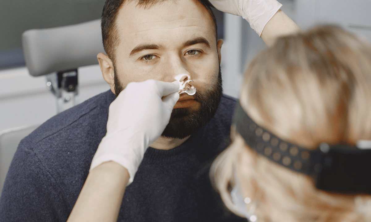 a-doctor-diagnoses-nasal-polyps