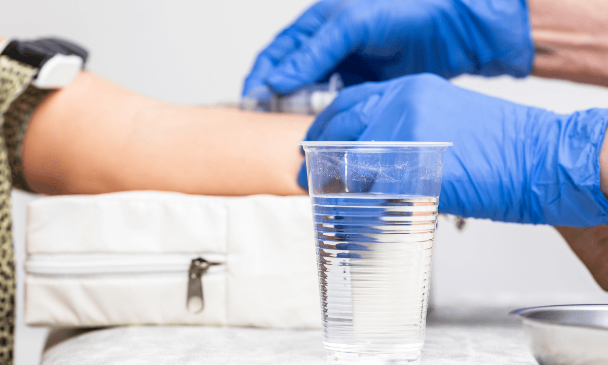 performing glucose tolerance test