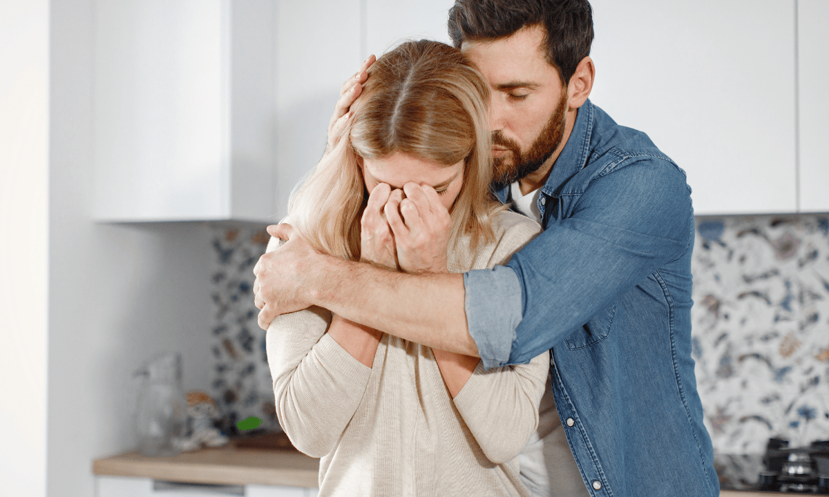 a-husband-supports-wife-after-a-hysterectomy