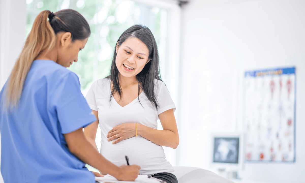 pregnant mother doing consultation