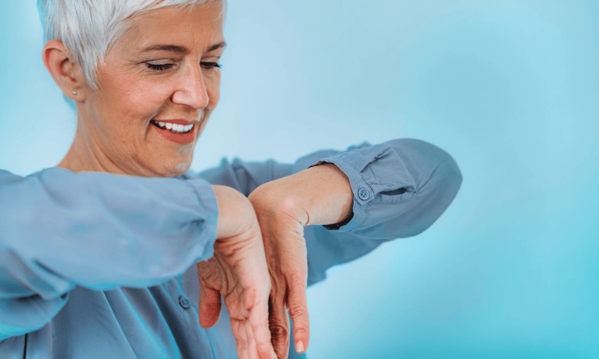blog-image_screening_grandma-performing-phalens-test.png