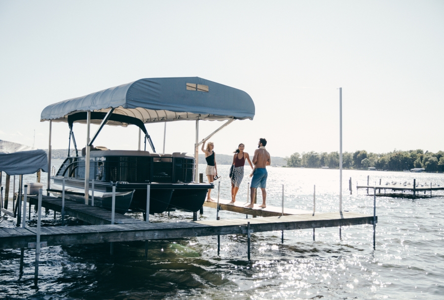 What Is a Pontoon Boat?