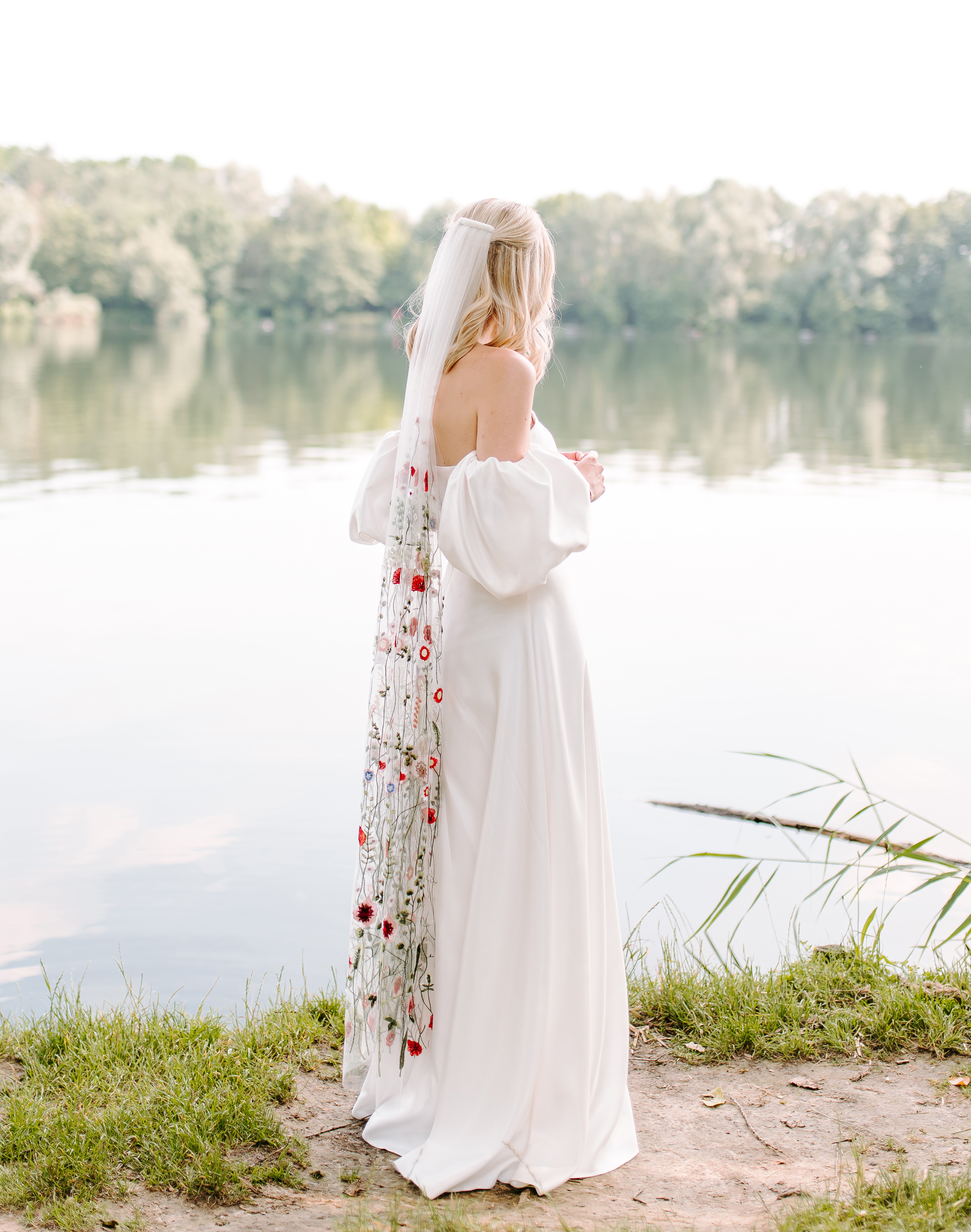 Real bride Amelie wearing our Iris veil