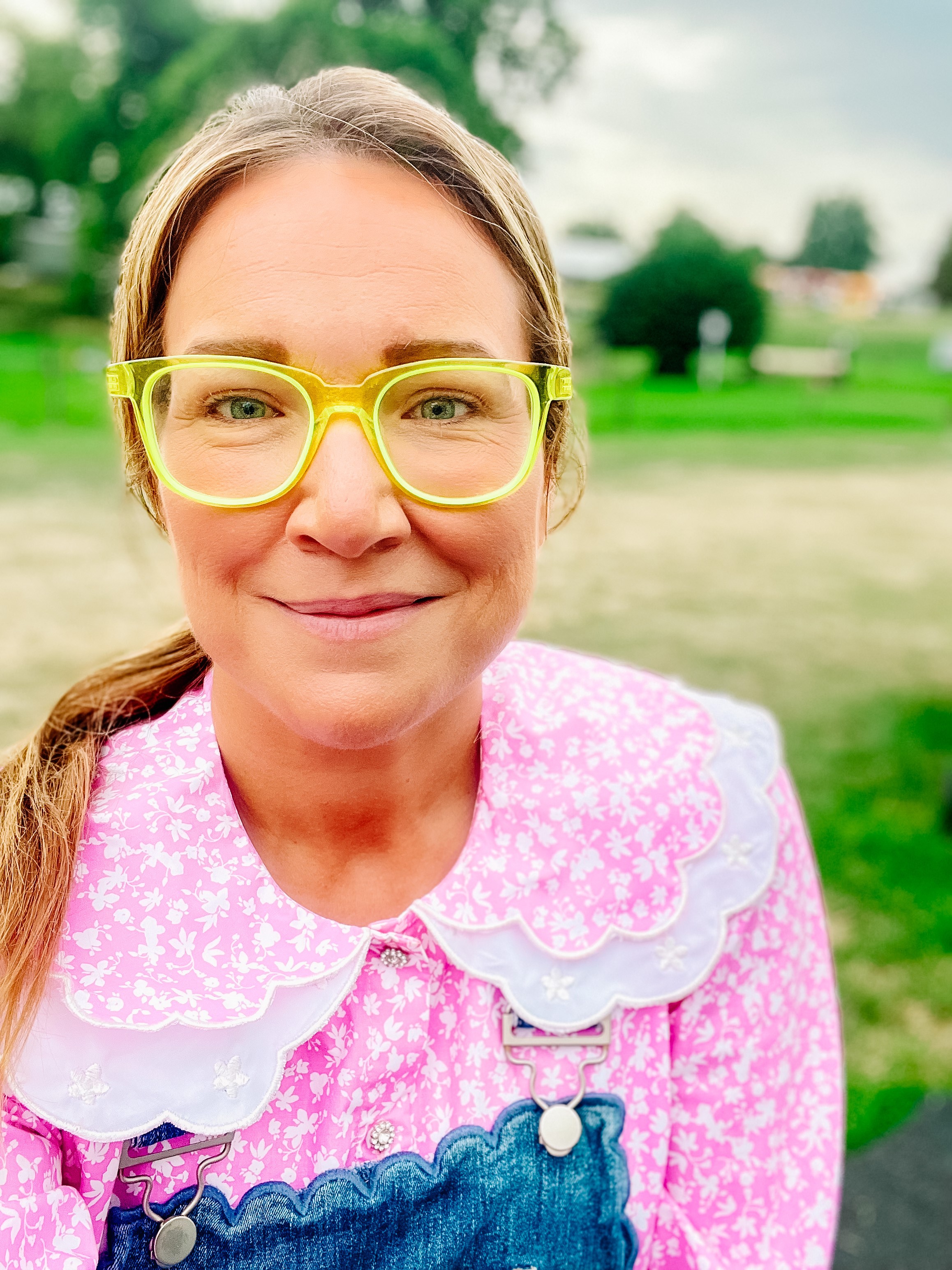 Bombaby owner Sarah. Kids handmade Indian quilts and block print accessories.