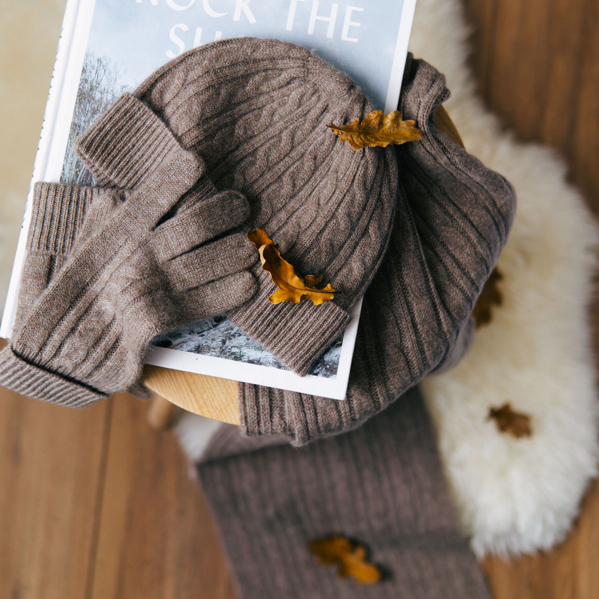 Cable Knit Cashmere Accessories set