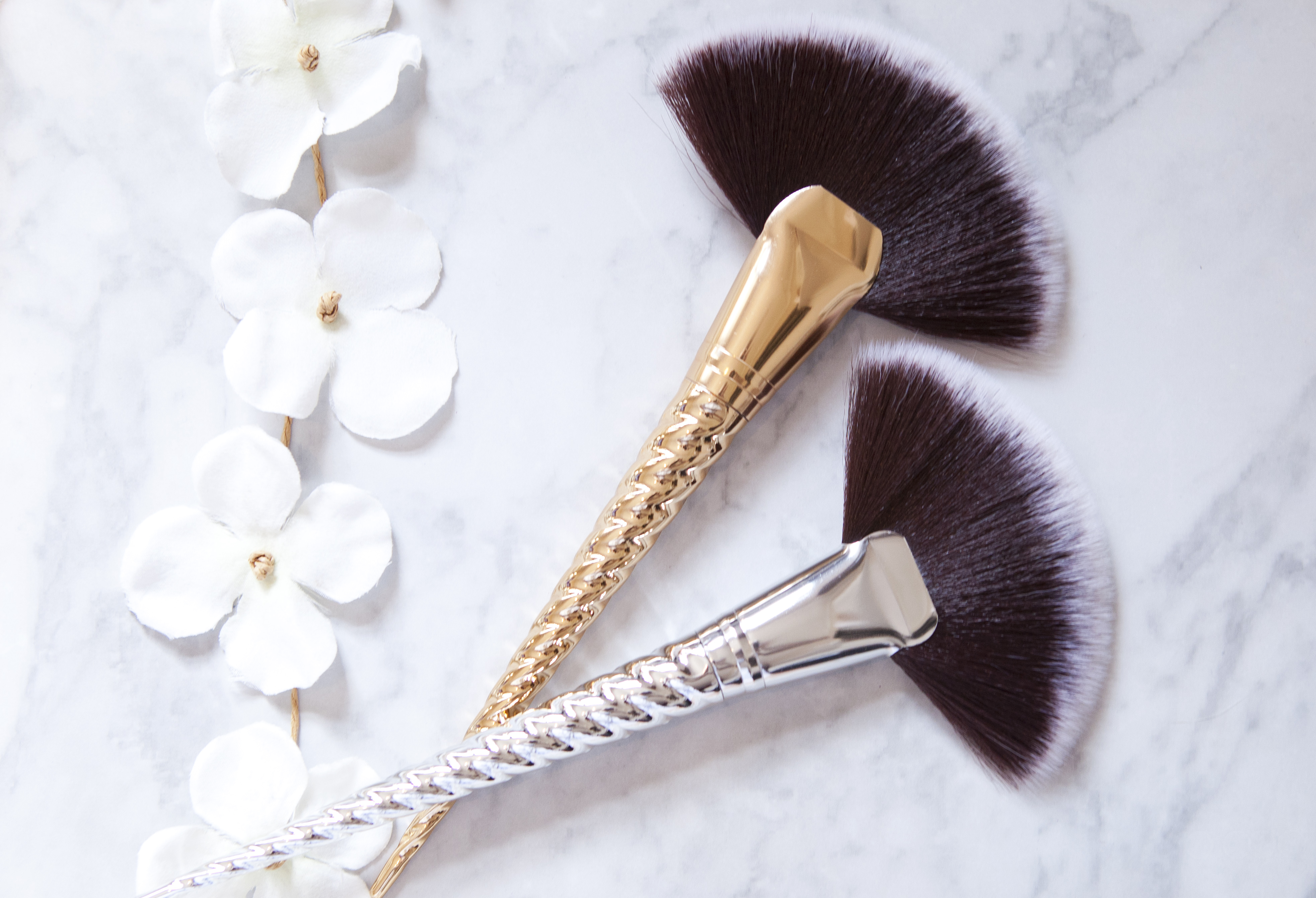 Fan Makeup Brush