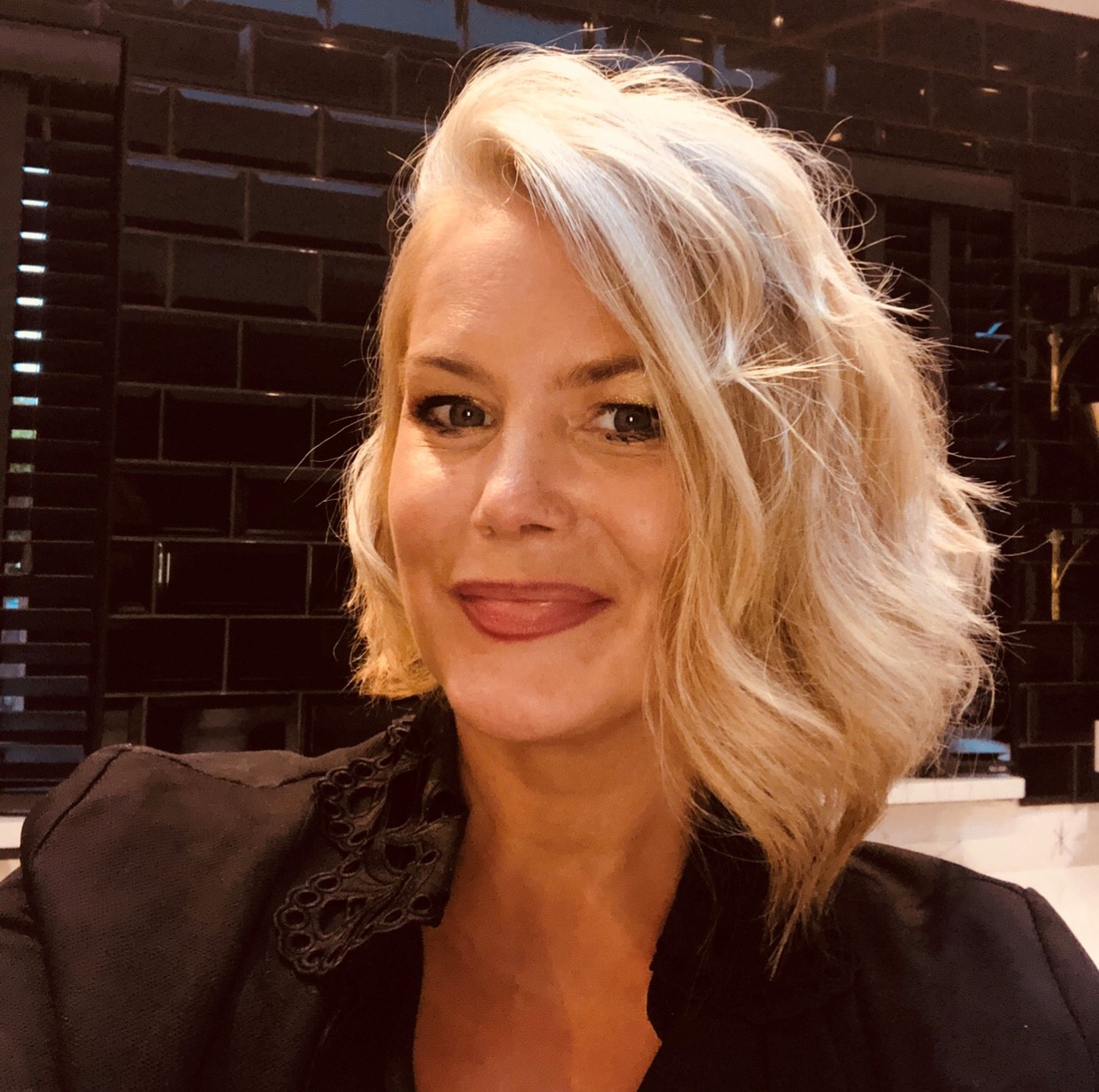 My name is Fiona Divers, I am the Founder & Owner of Ace & Luster