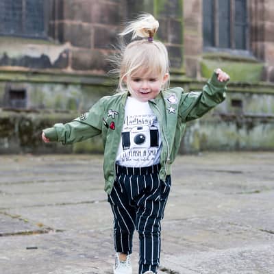 ON THE RUN FROM THE MAMARAZZI