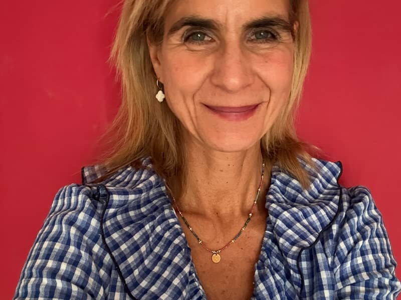 gold chain necklace with single clover in 7 colours