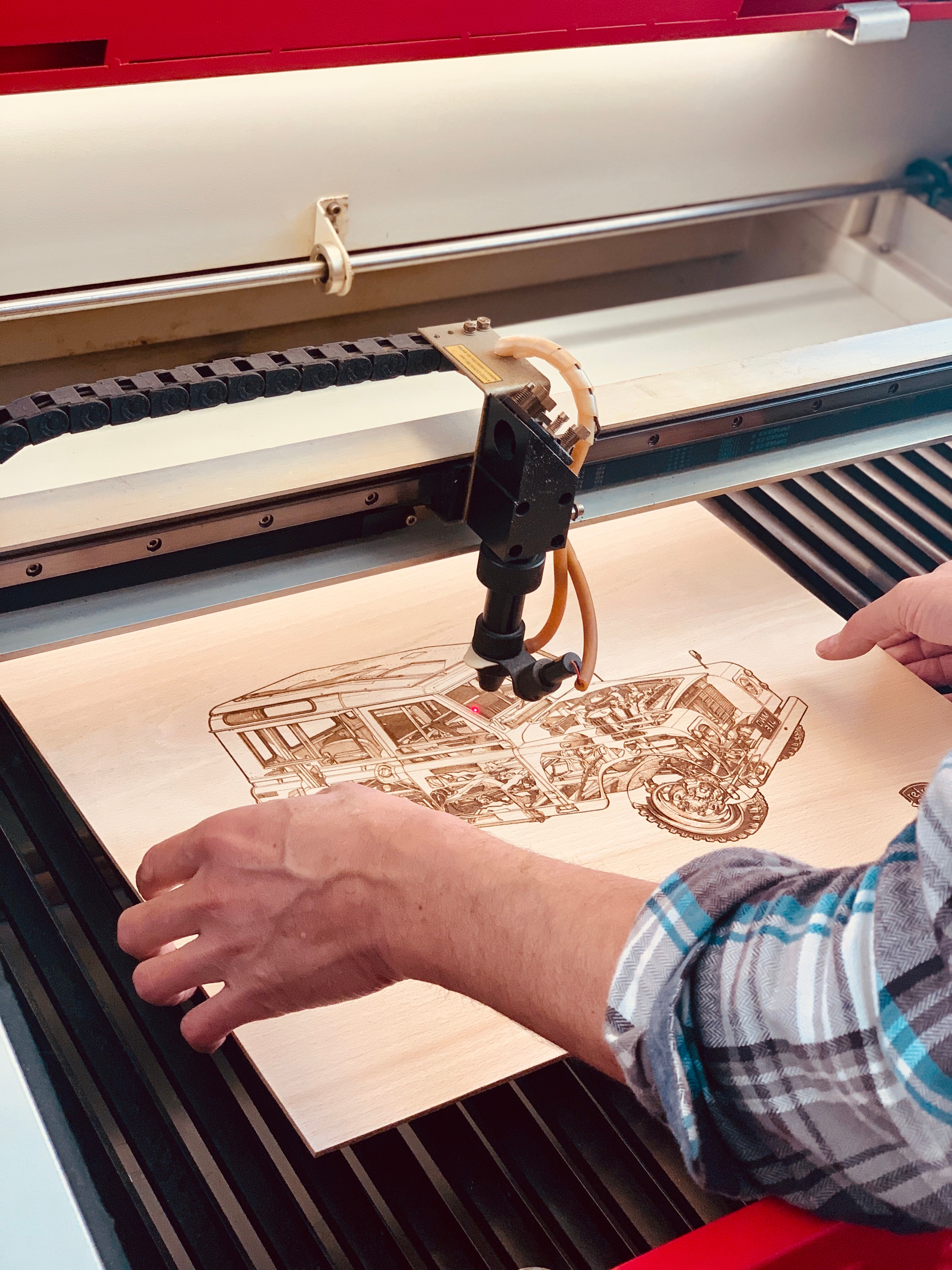 Laser engraving on Beech Wood of land Rover