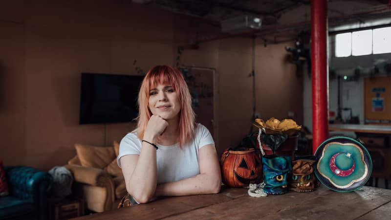 Pipa with her creations