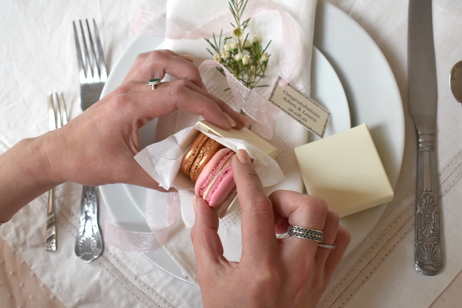 macaron wedding favour