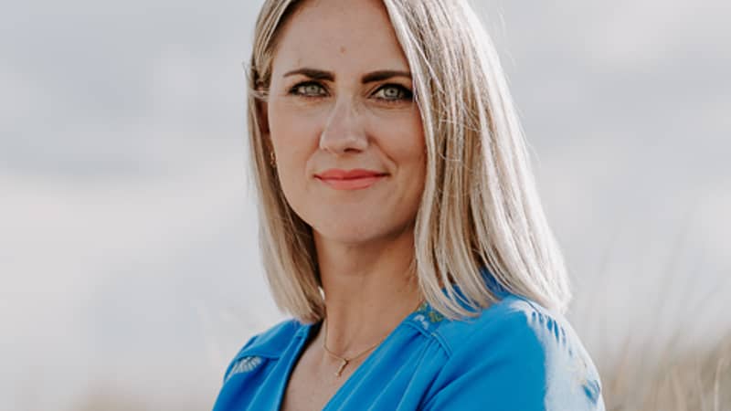 Polly Pickle Owner and Designer Gemma Titmarsh outdoor portrait