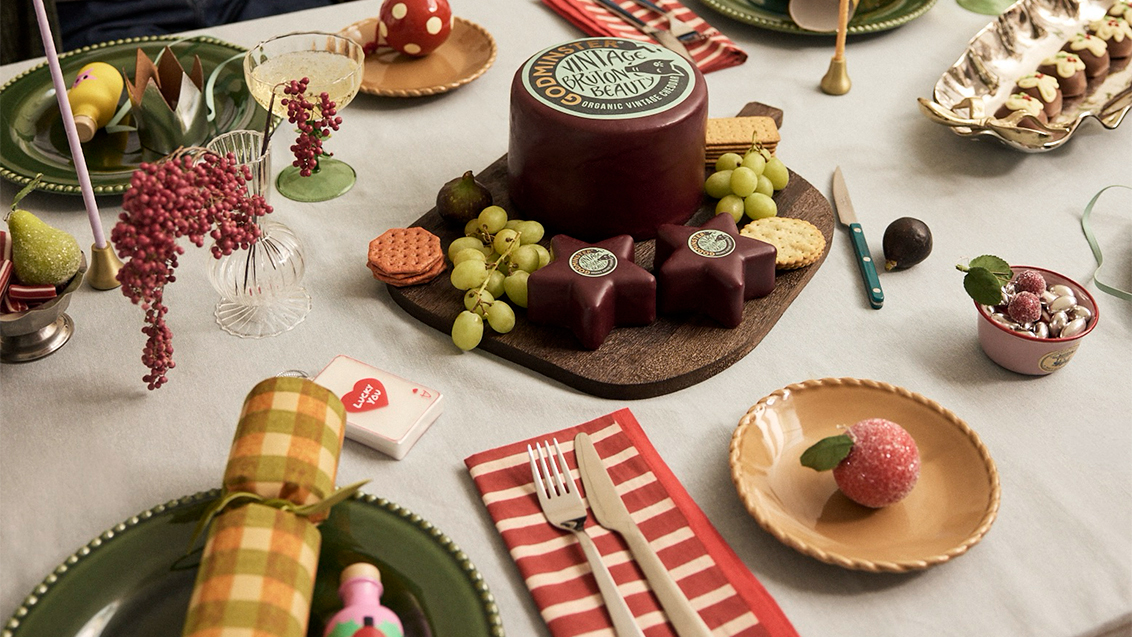 festive tablescaping image