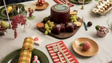 festive tablescaping image