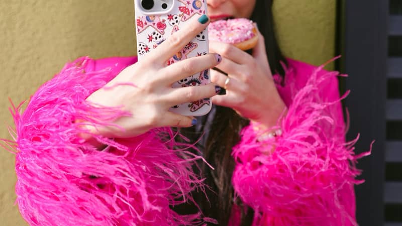 Hi-ya! I'm Melody, the illustrator behind Hello Melody.