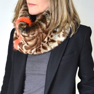 Faux fur collar