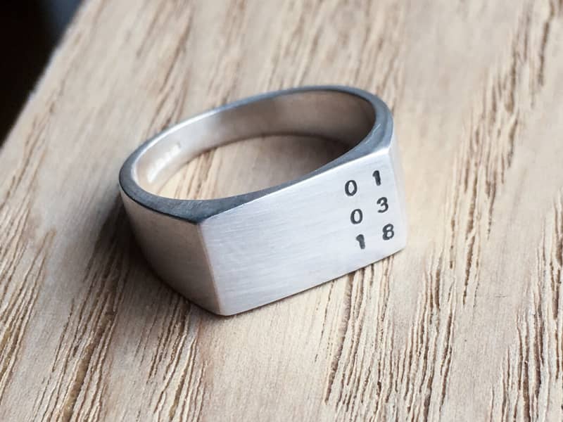 Time or date silver ring