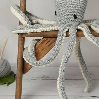 Giant knitting and crochet