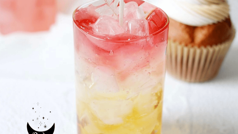 Personalised cocktail candle This gel wax candle drink is a visually striking and fragrant product. Unscented candle