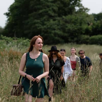 A foraging course through the meadows