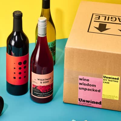 DIY Tasting case with wine bottles and notes