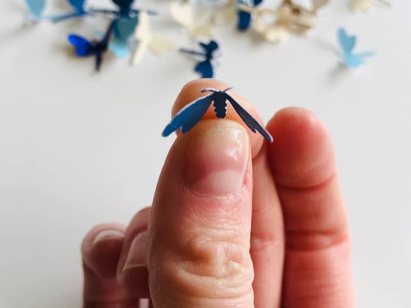 Handfolded 3D dragonflies