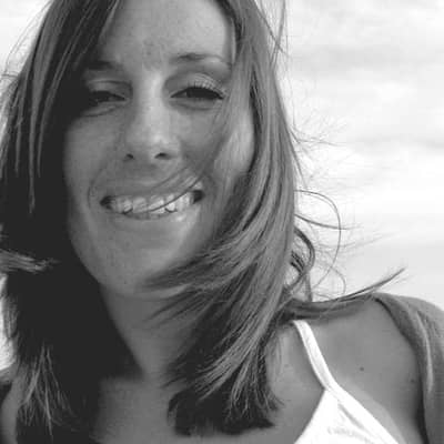 Sarah LInard - Macaroon Jewellery Founder