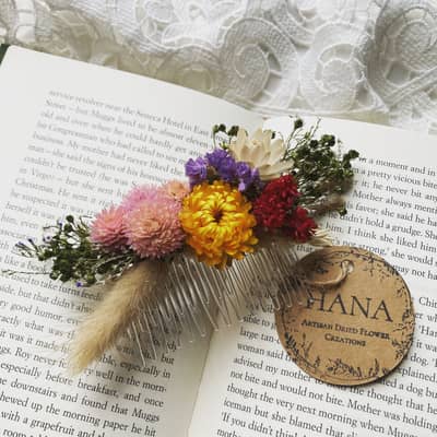 Sustainable and reusable dried flower combs for any occassion