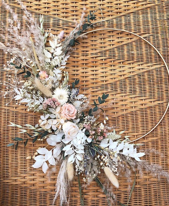 Dried flower hanging hoop, can be used as a piece of indoor art or for a alternative bride/bridesmaid bouquet