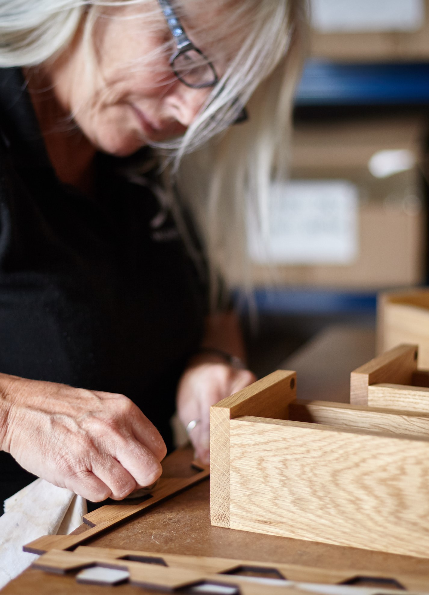 Hand finishing wacth boxes