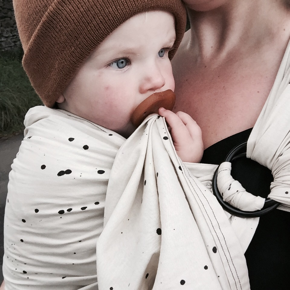 PEBBLE ring-sling “black rings”