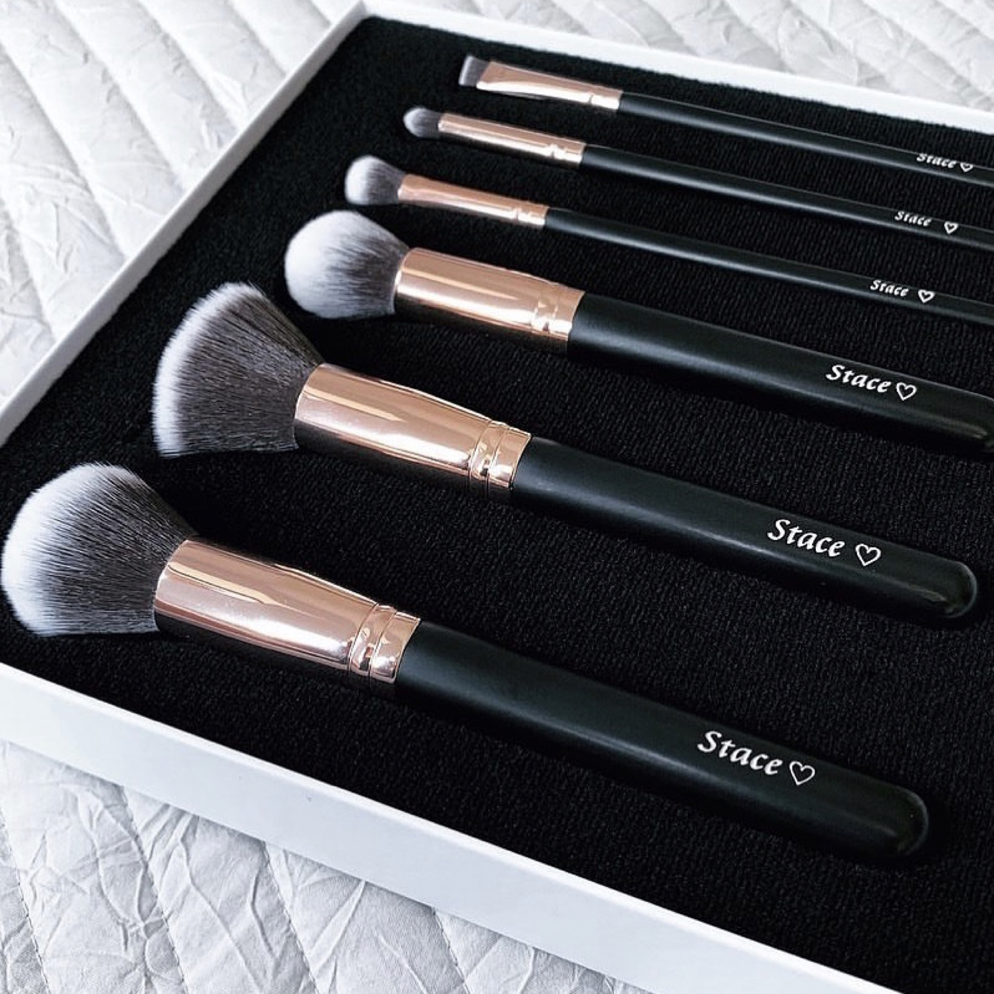 adorn U Personalised Makeup Brushes