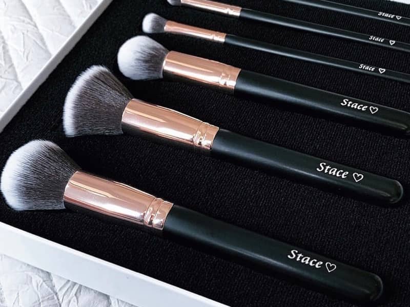 adorn U Personalised Makeup Brushes