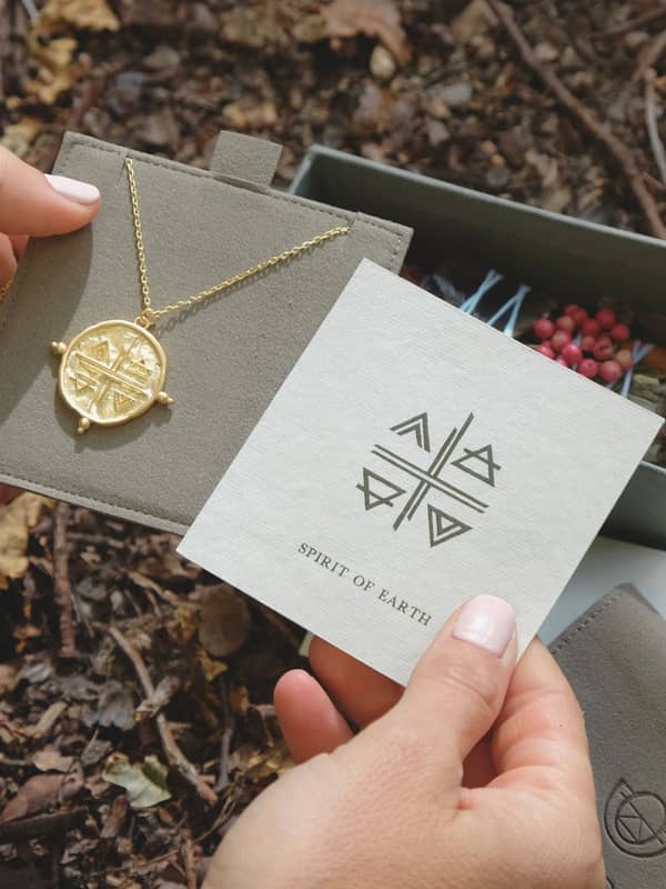 Jewellery that celebrates our connection to Earth & ourselves.