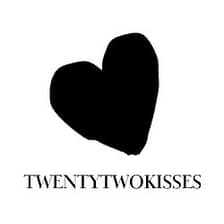 TwentyTwoKisses logo