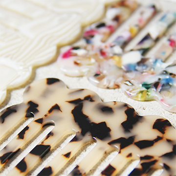 Scalloped Edge Resin Hair Combs