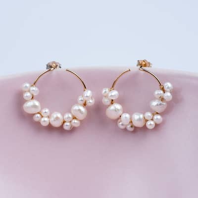 an image of beautiful large pearl cluster earrings in gold-filled from the brand mamie coco atelier