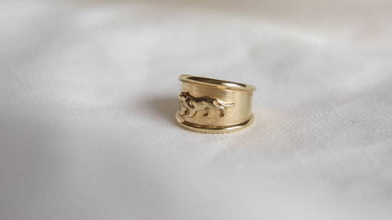 Hand carved gold ring