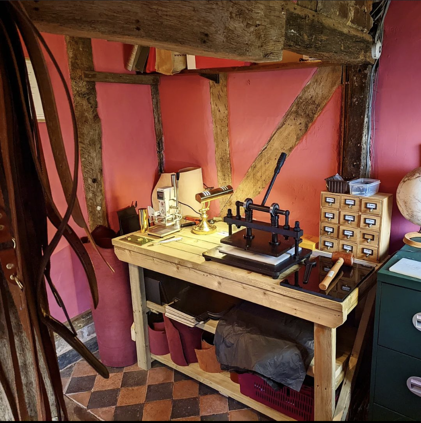 We make handmade, personalised leather dog collars and dog leads