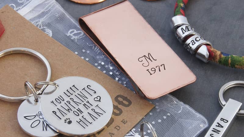 Personalised pet tags & gifts