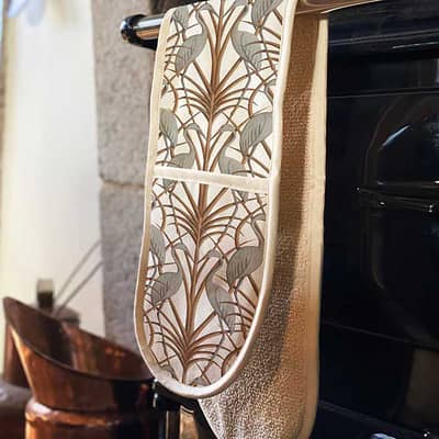 Oven Glove in Heron design