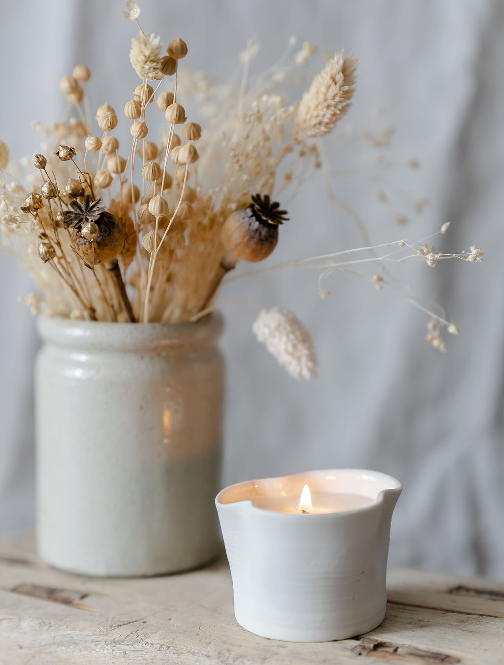 wavy pot ceramic candle 