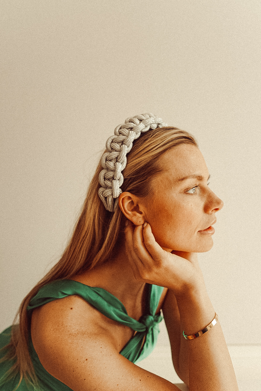 Silver #hairbarrette #clipins #hairaccessories #newbows #bowlover #bowaddict #blackbow #newheadband #velvetbow #embellishedbow #embellishedheadband #pearlbow  #