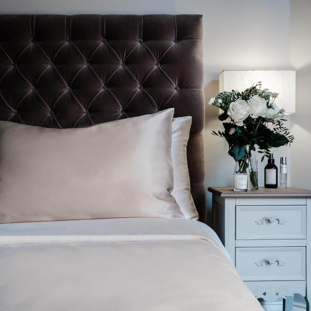 The Silk Collection Champagne Pillowcase and Eye Mask