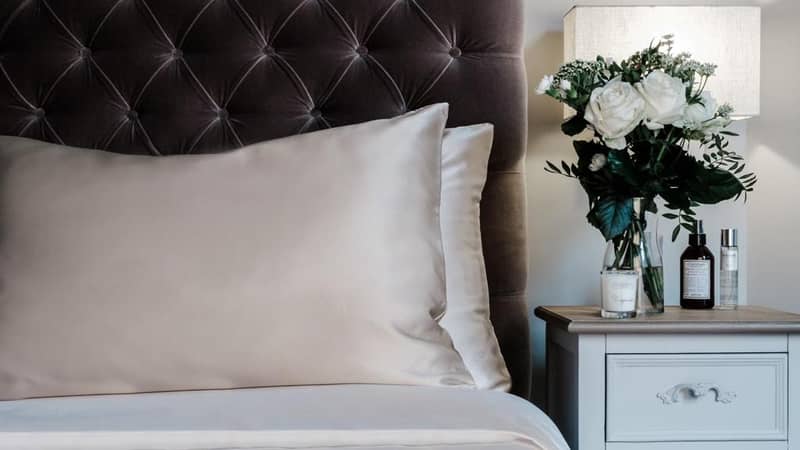 The Silk Collection Champagne Pillowcase and Eye Mask