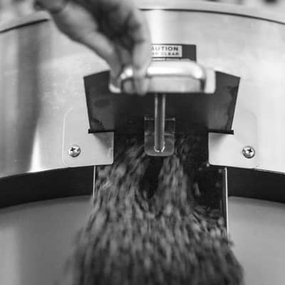 Roasted coffee cooling