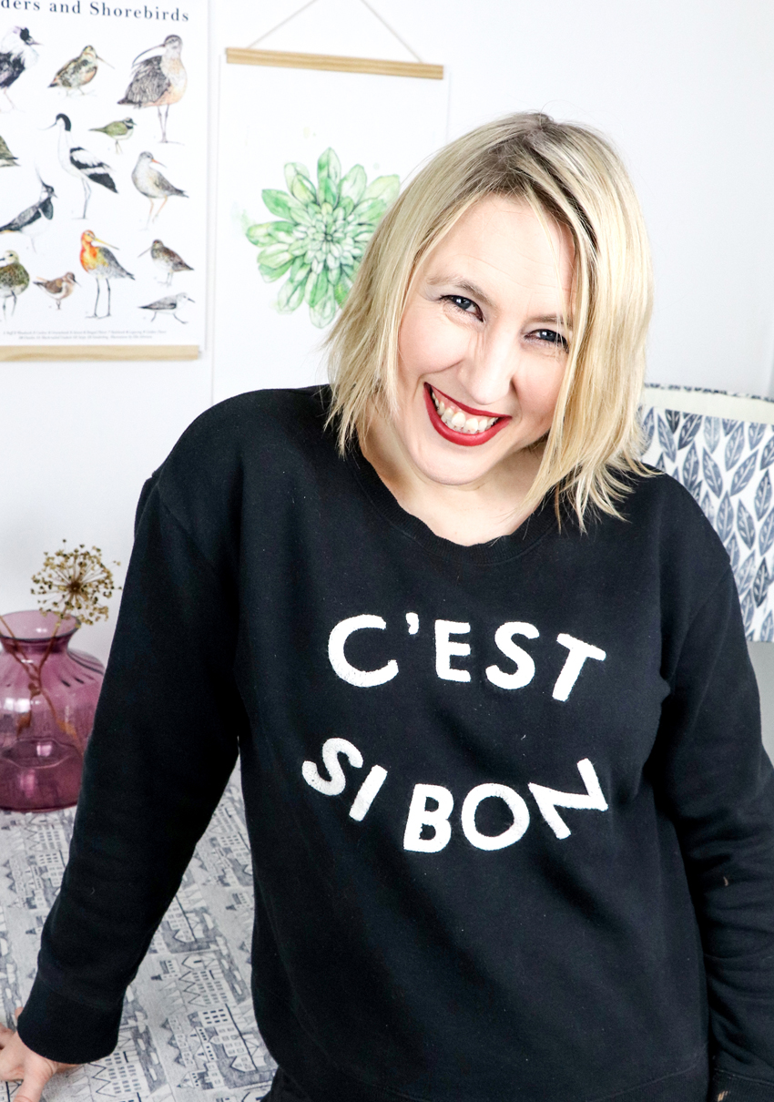 Hello, I'm Ella Johnston, Artist and Illustrator 